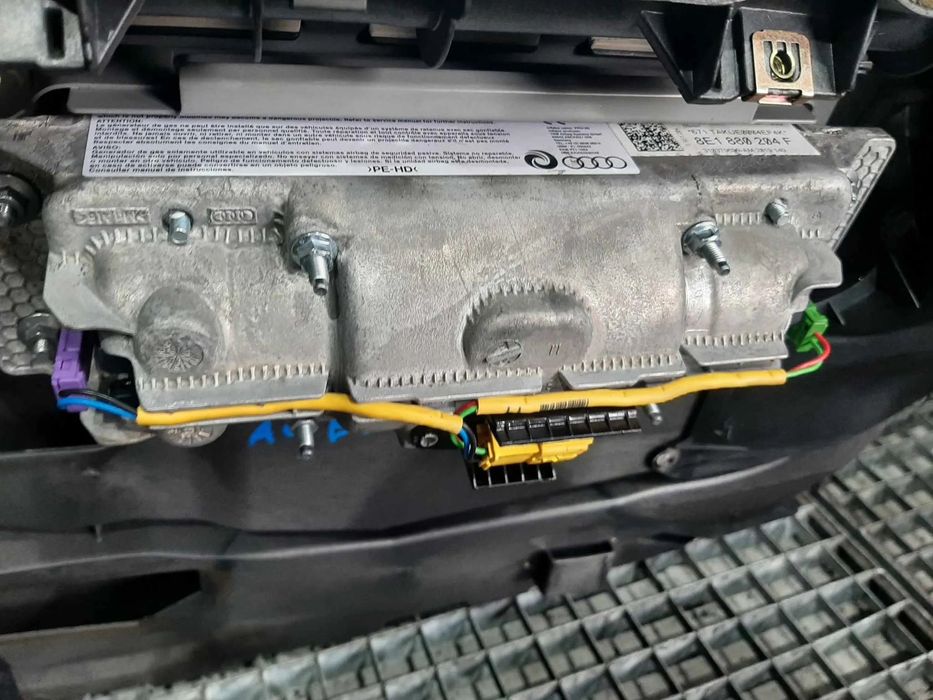 kit plansa bord audi a4 b7 8e1857067