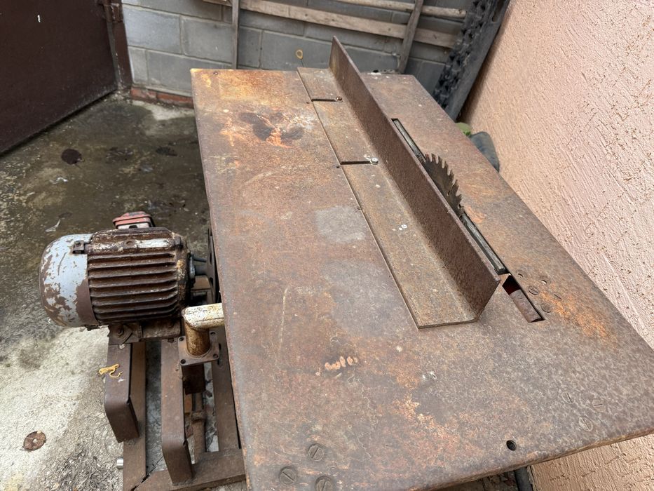 Циркулярный станок фуганка