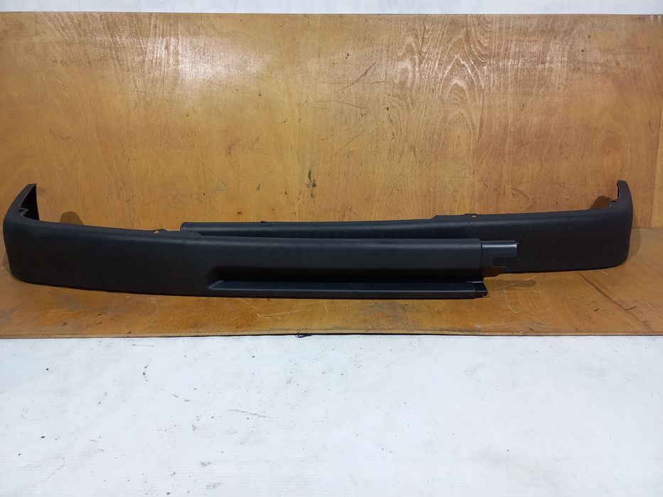 Губа на бампер Гольф 3. Венту