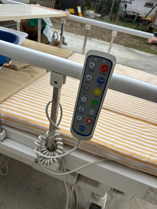 Медицинская кровать