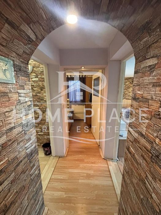 ПАРКОМЯСТО ! Тристаен апартамент под наем - Бриз