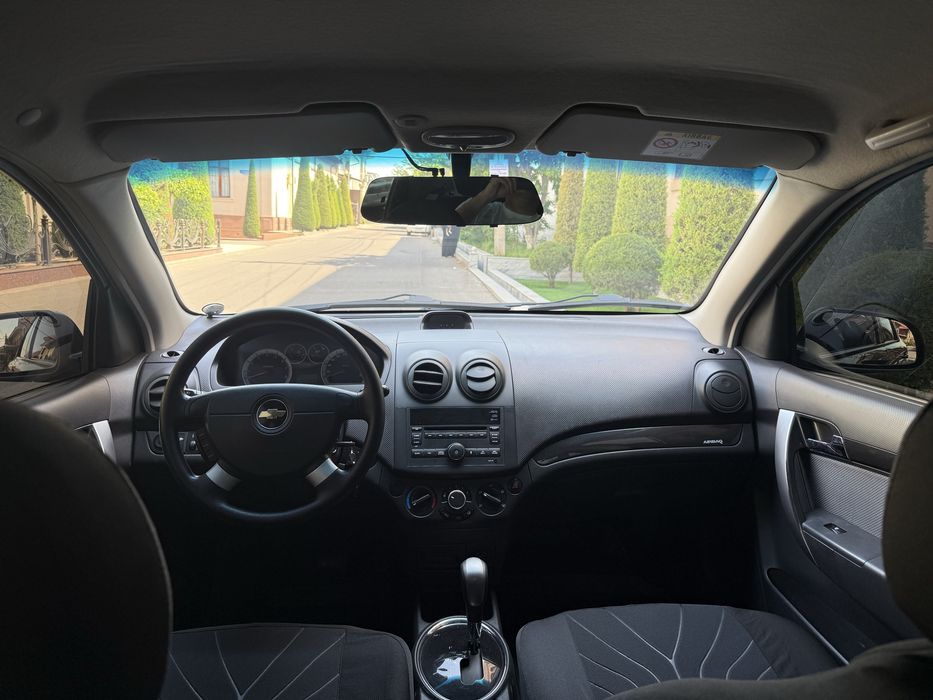 Nexia 3 avtomat sotiladi