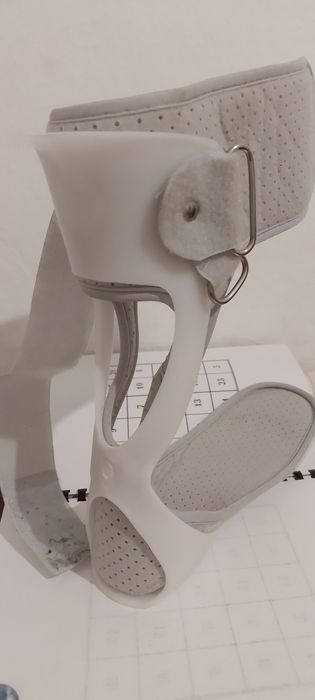 Ортез фиксатор, стоподержатель при отвисающей  стопе