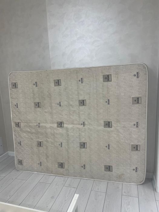 Спальный кравать