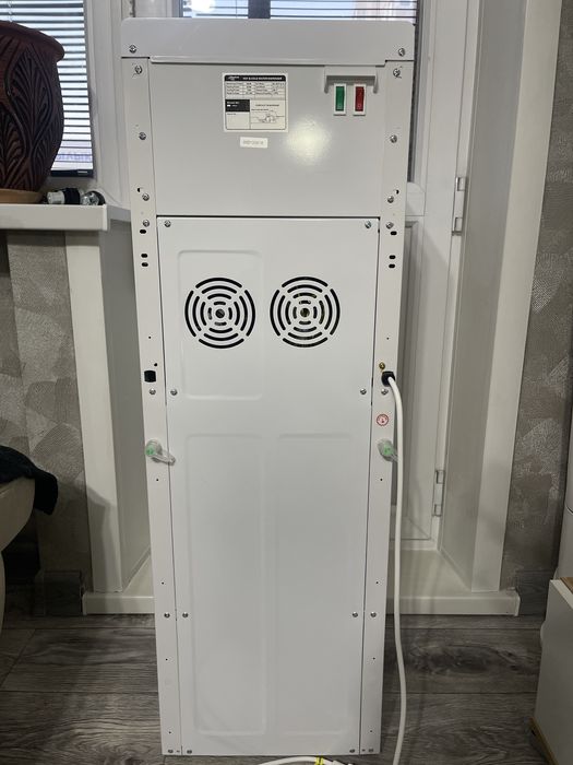 Продам кулер диспенсер для воды