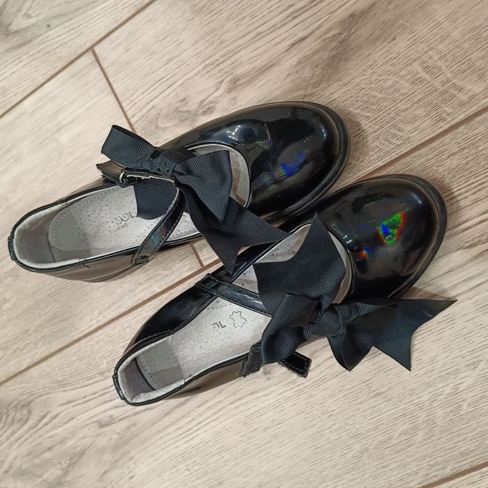 Продам туфли для девочек