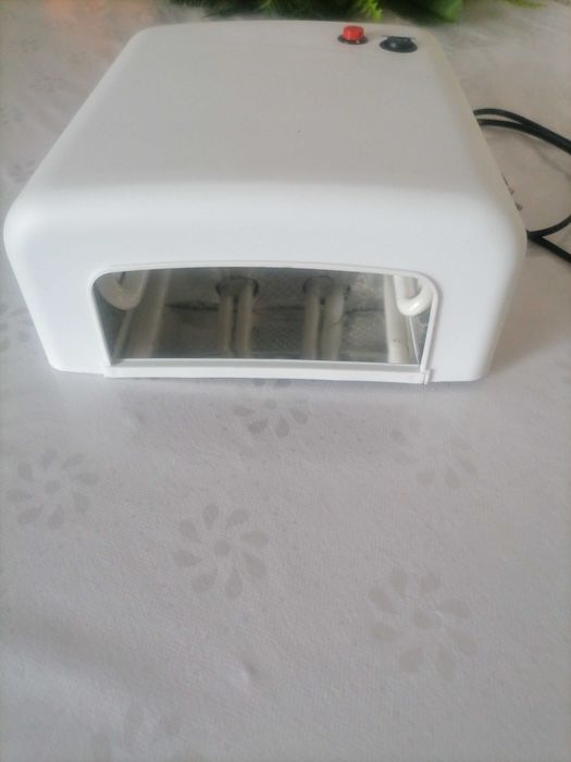 Лампа маникюрная