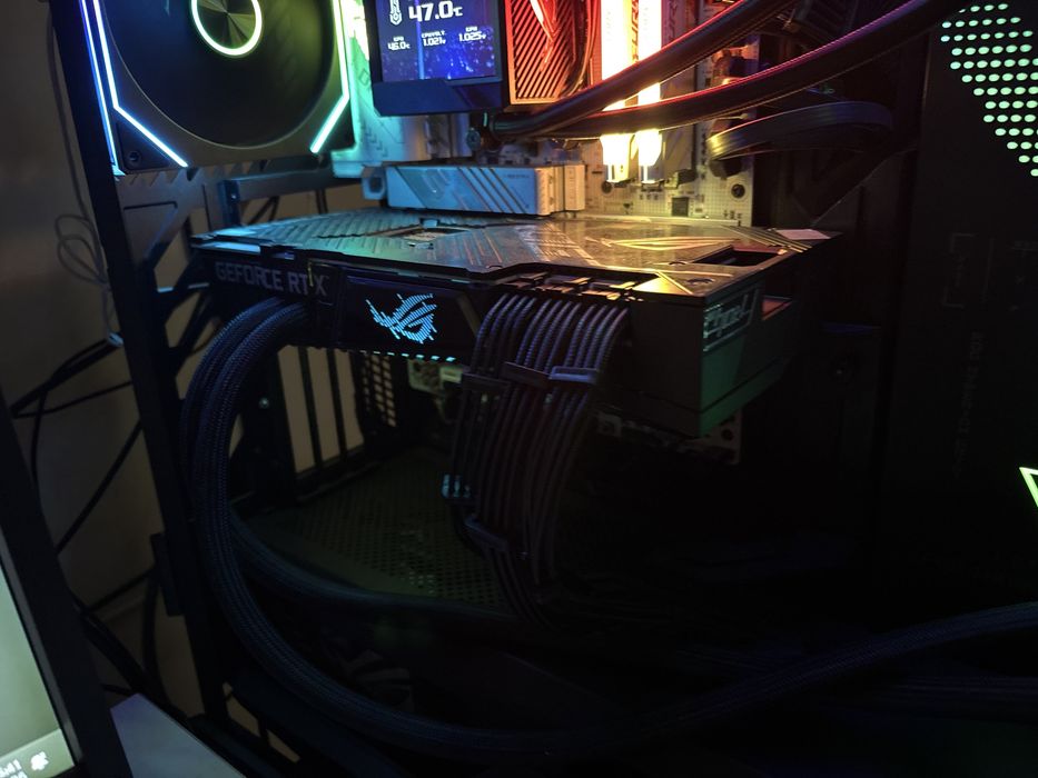 ASUS GeForce RTX 3080 Ti ROG Strix макс 60°