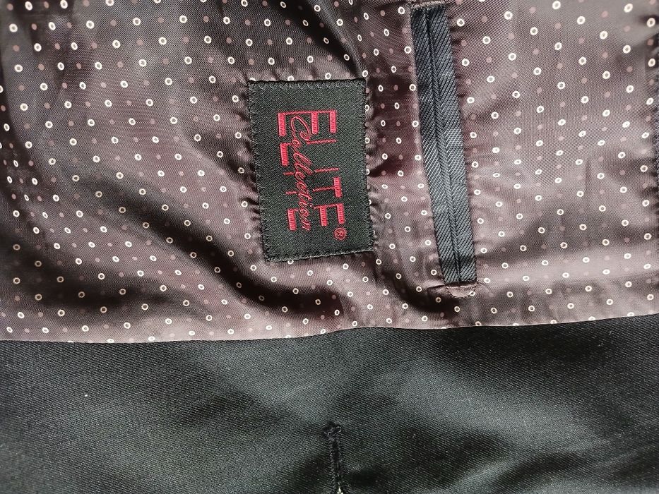 Мъжки костюм и риза.