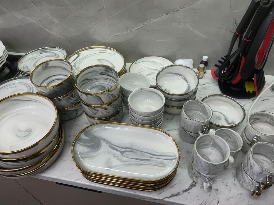 Продам комлпект посуды