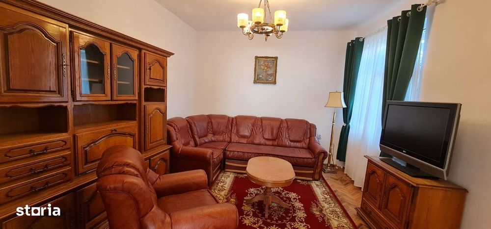 Vand apartament la casa , 2 camere , zona centrala