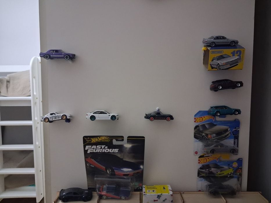 Машинки Hot Wheels