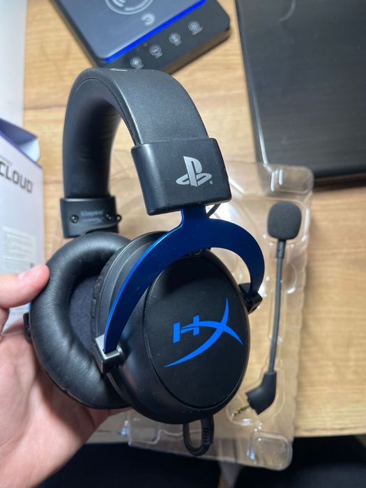 Срочно продам наушники hyperx cloud playstation