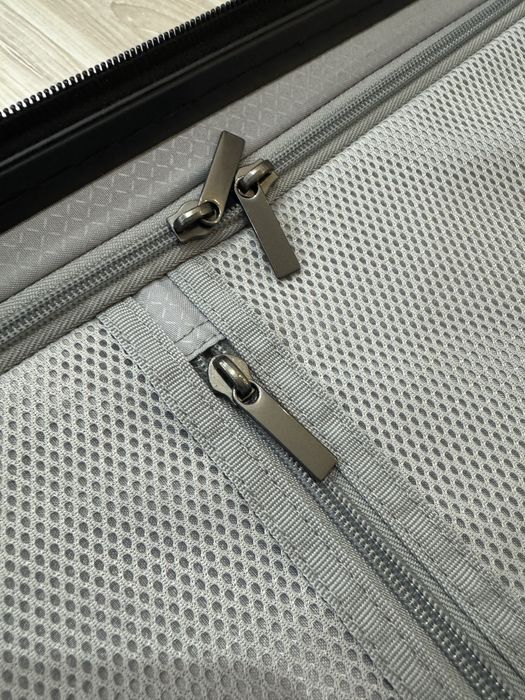 Продам чемодан Xiaomi размер M