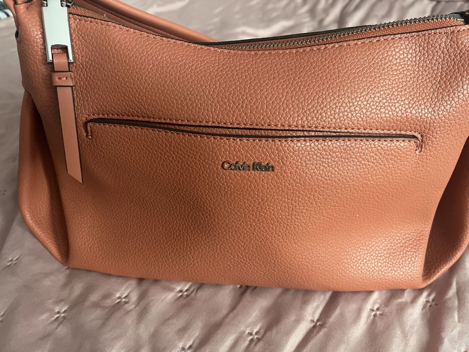 Дамски чанти Calvin Klein Asos Guess Steve Madden Fila