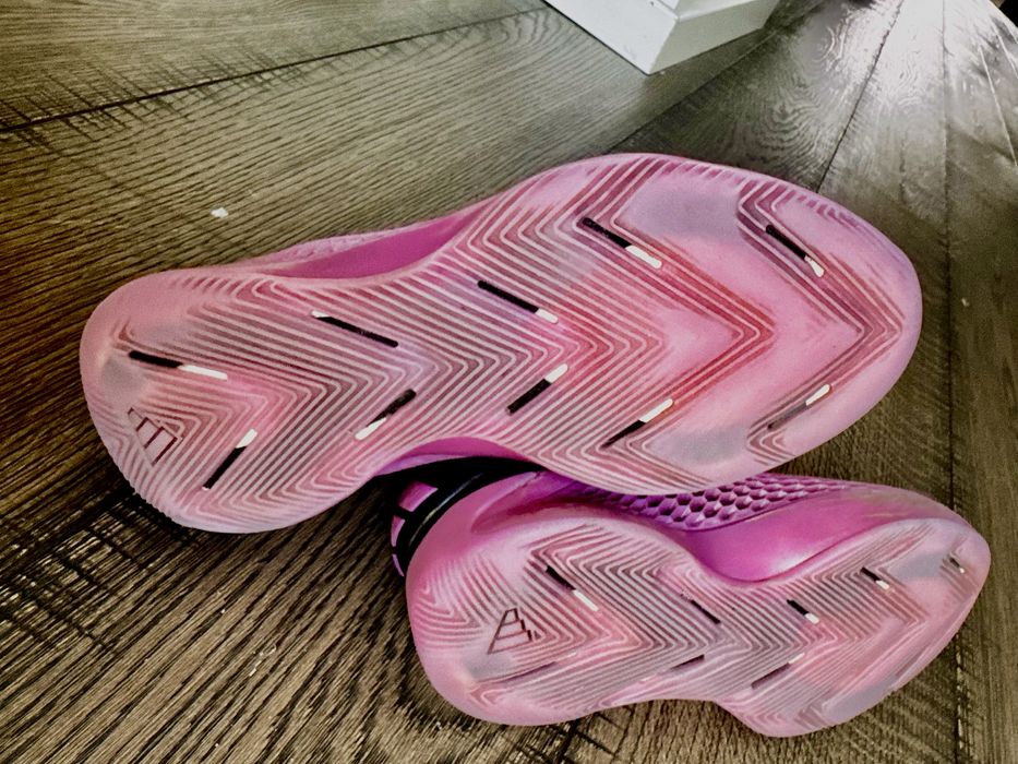 Adidas Anthony Edwards 1 „Preloved Purple” marime 41 si 1/3