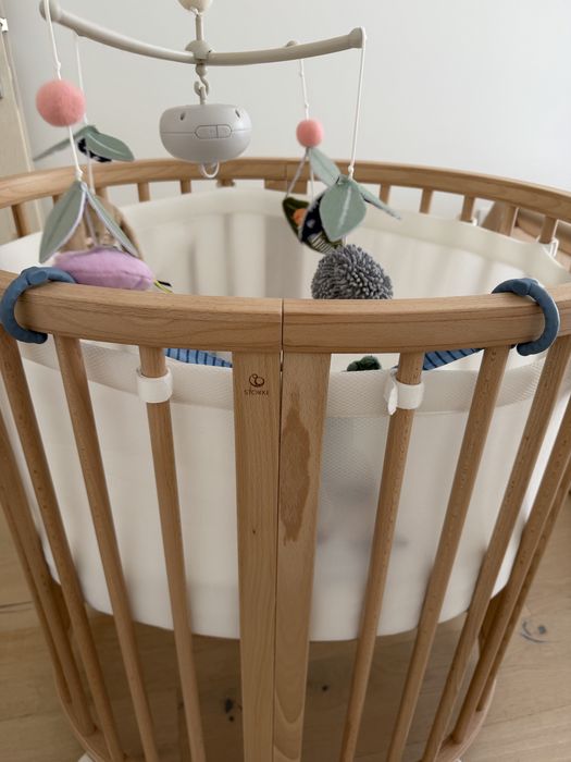 Легло Stokke sleep мини цвят Natural с матрак, обиколник