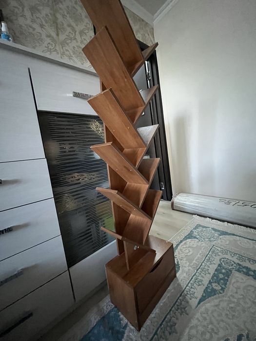 Продается книжная полка