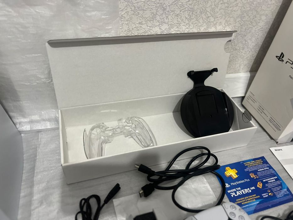 Продам playstation 5 новый 1tb