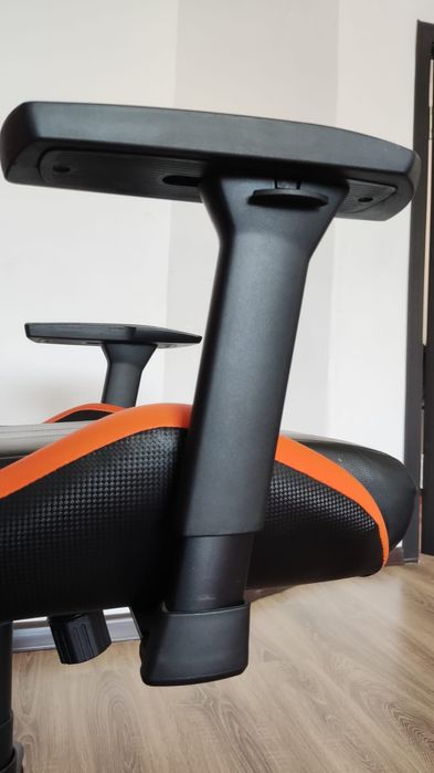 Игровое кресло Thunderx3