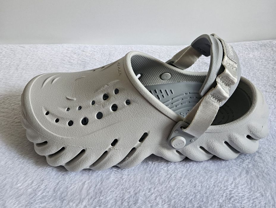 Crocs original gri M7 W9, talpă chunky, barete textile – mărimea 39-40