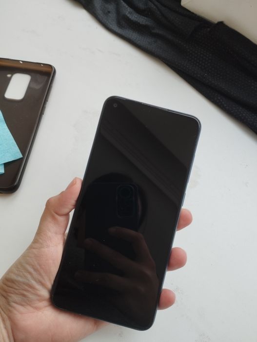 Продаю телефон редми нот 9