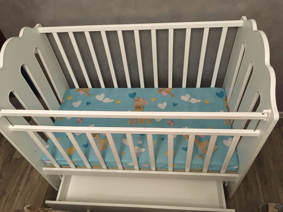 Детский кровать для малышей до трех лет