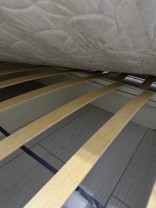 Продам кровать вместе с тумбочками