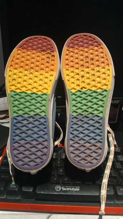 Vans обувки цветни