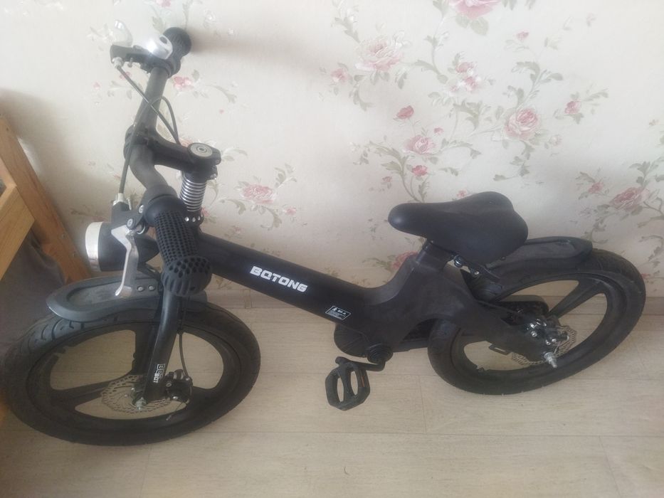 Детский двух колесный велосипед