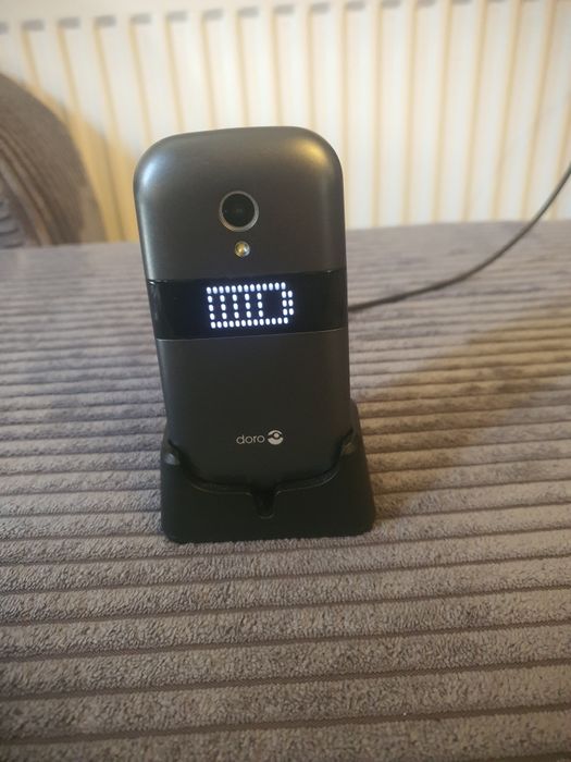 Telefon Doro 6050 Nou – cu căști și stație încărcare