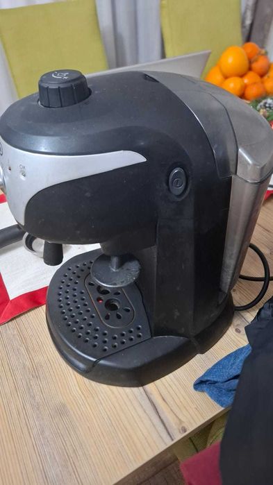 Espressor manual De'Longhi EC221.B 15 bari, 1 l, Dispozitiv spumare