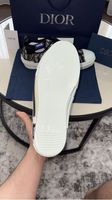 dior     adidasi