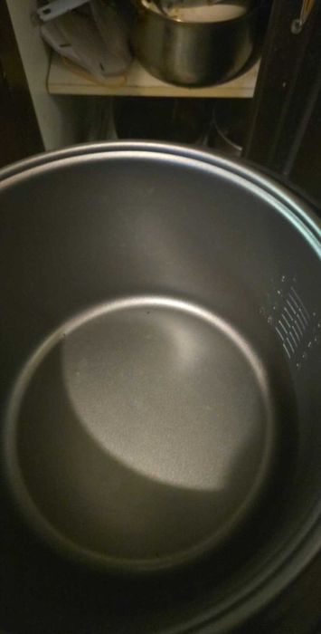 Продавам мултикукър 20 в 1