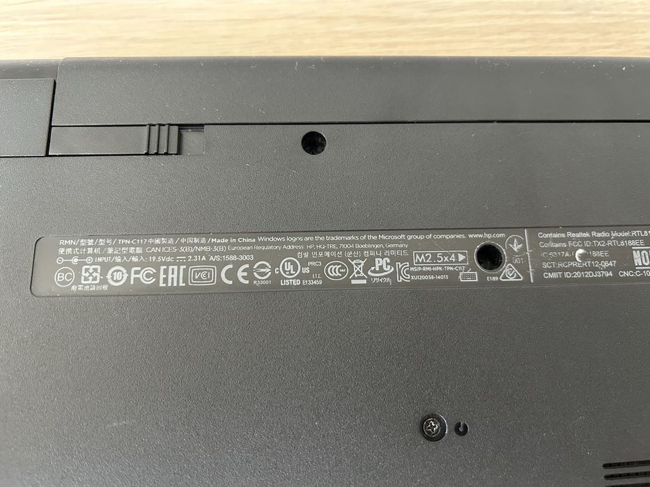 HP Pavilion - 15-r210dx на части