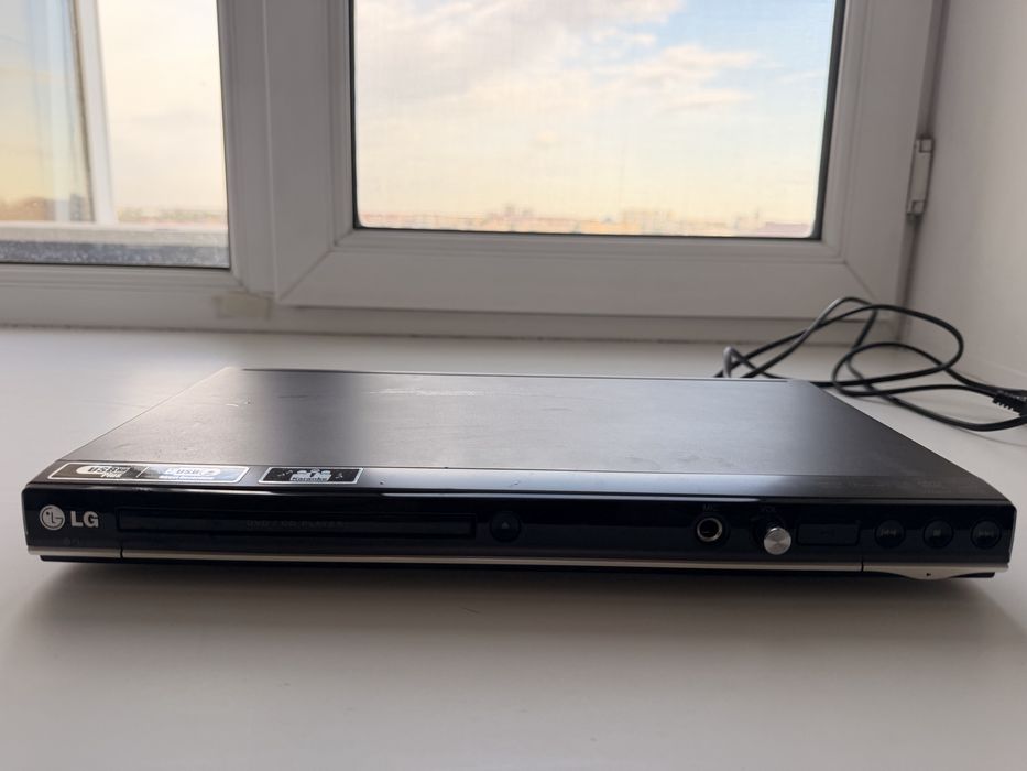 DVD/CD-плеер LG в хорошем состоянии