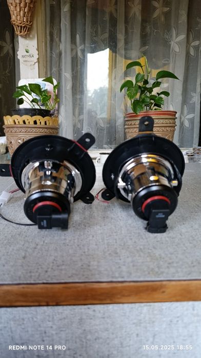 Продам на Матиз туманки луповые.