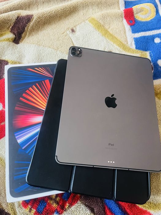 iPad m1 pro (12,9-дюймоый) 5-го поколения