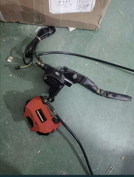 Sistem frânare scuter electric