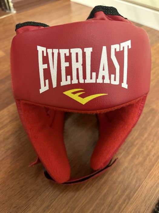 Продам кимоно, борцовки, шлем