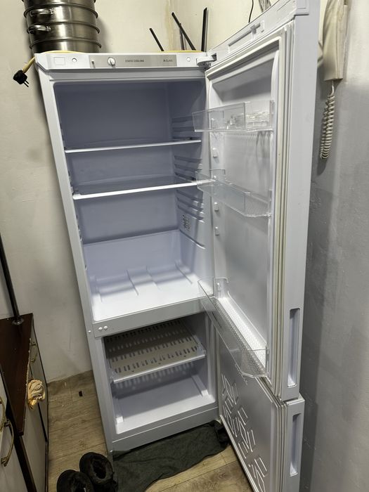 Холодильник Бирюса