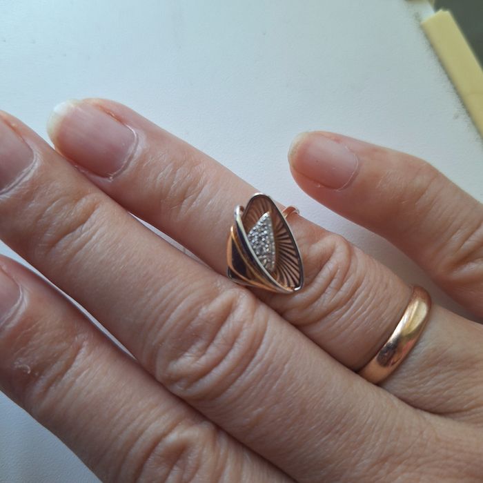 Продам золотое кольцо