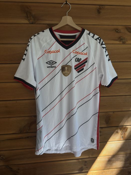 Оригинална тениска Umbro Athletico Paranaense 2022/23 (Размер M) – Campeón Sudamericana