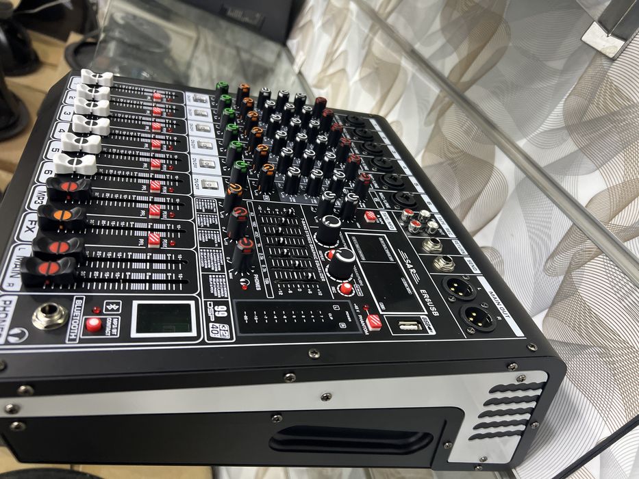 aktivni  mikshir sotiladi