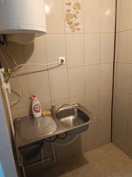 Garsoniera confort 3 Rahova Etaj 2 renovata(parchet nou,zugravita,boiler apa calda,retea gaze pana la vecin)
