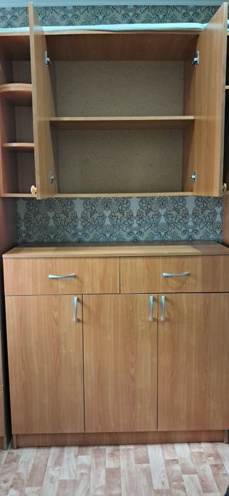 Продам навесной шкаф +комод