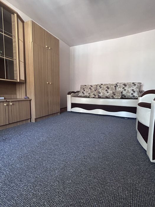 Apartament de inchiriat, 2 camere, decomandat, zona Cetate