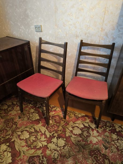 Стол раздвижной, стулья комплект