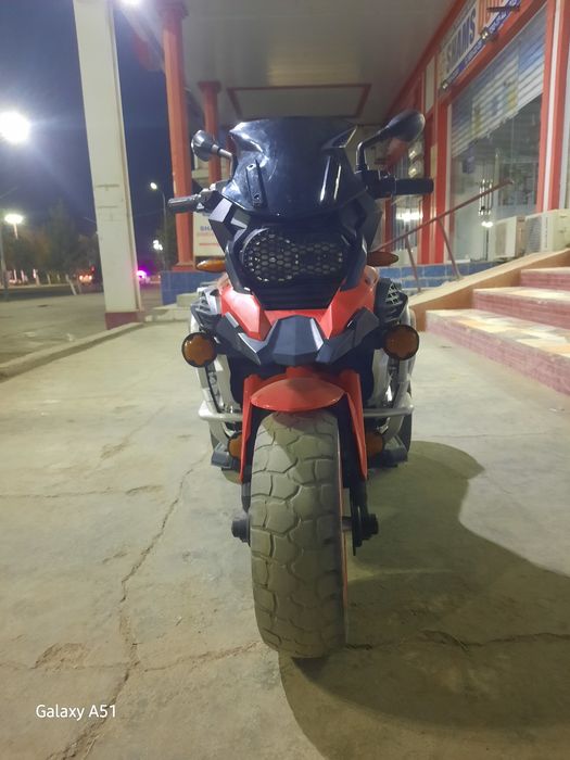 Bolalar uchun mototsikl sirena va ovoz bilan