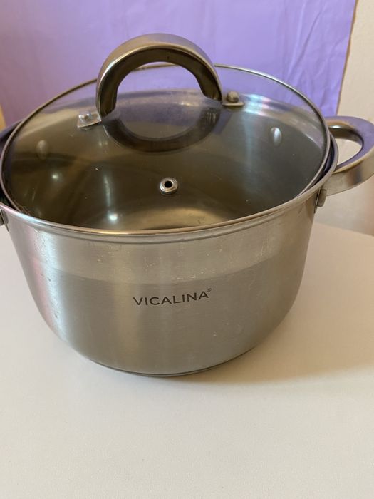 Безторг .  Чайник  кастрюлю  продам .